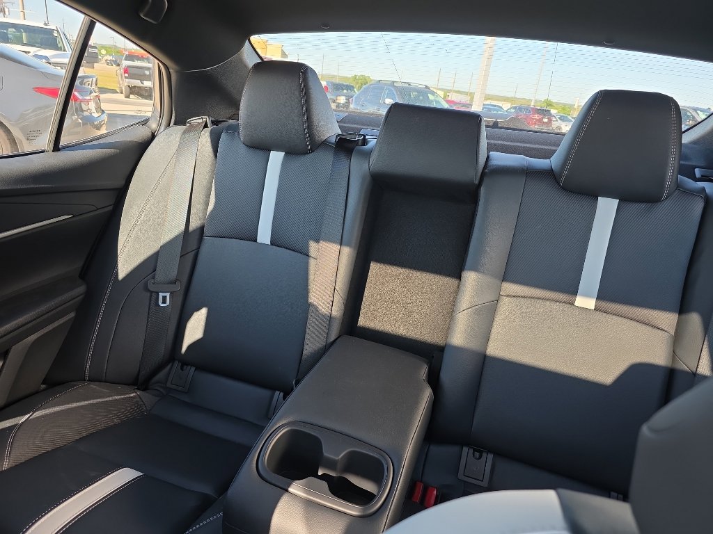 Used 2025 Toyota Camry SE w/ Convenience Package image 7