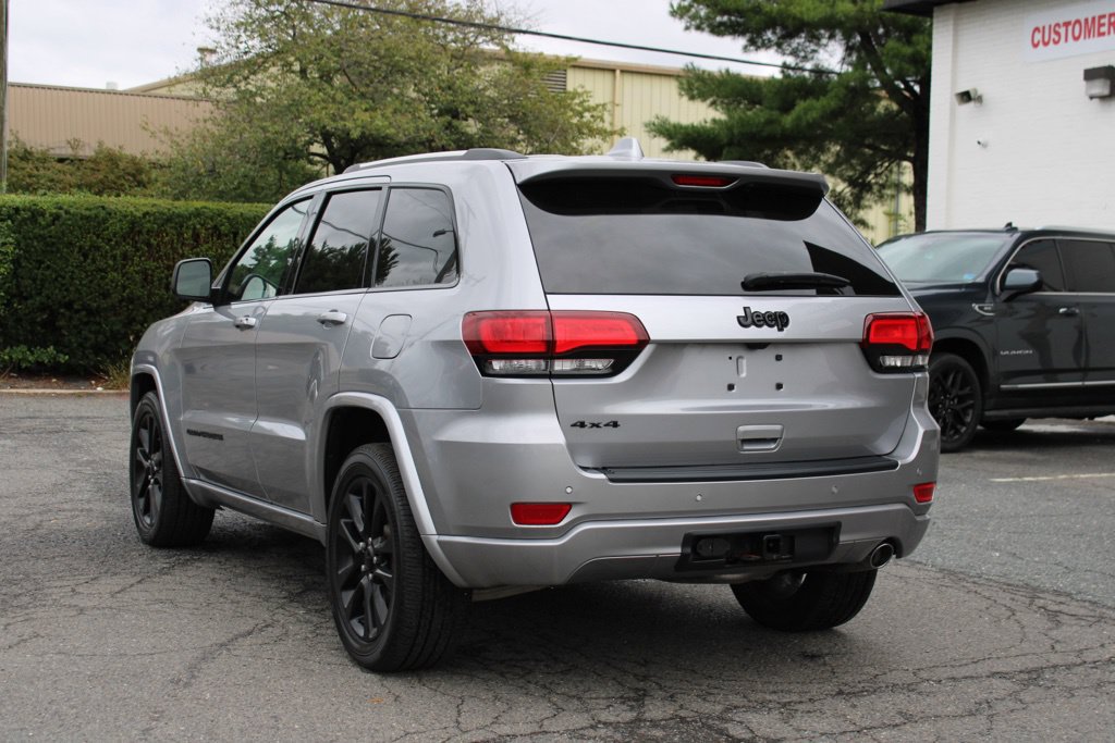 Used 2020 Jeep Grand Cherokee Altitude AWD/4WD image 5