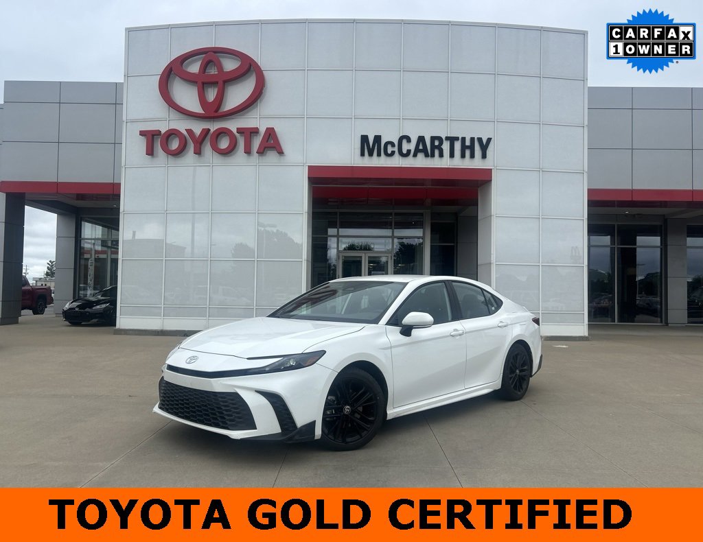 Certified 2025 Toyota Camry SE image 1