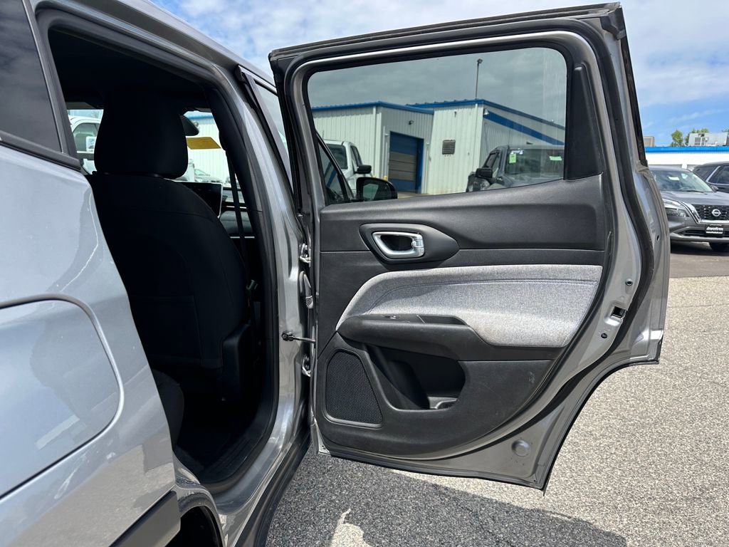Used 2023 Jeep Compass Sport AWD/4WD image 17