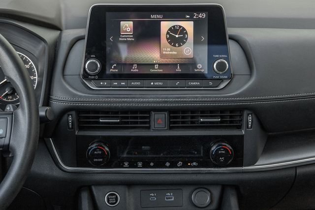 Used 2023 Nissan Rogue SV image 8