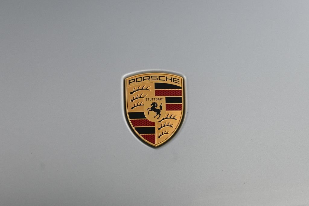 Certified 2025 Porsche Macan Electric RWD image 32