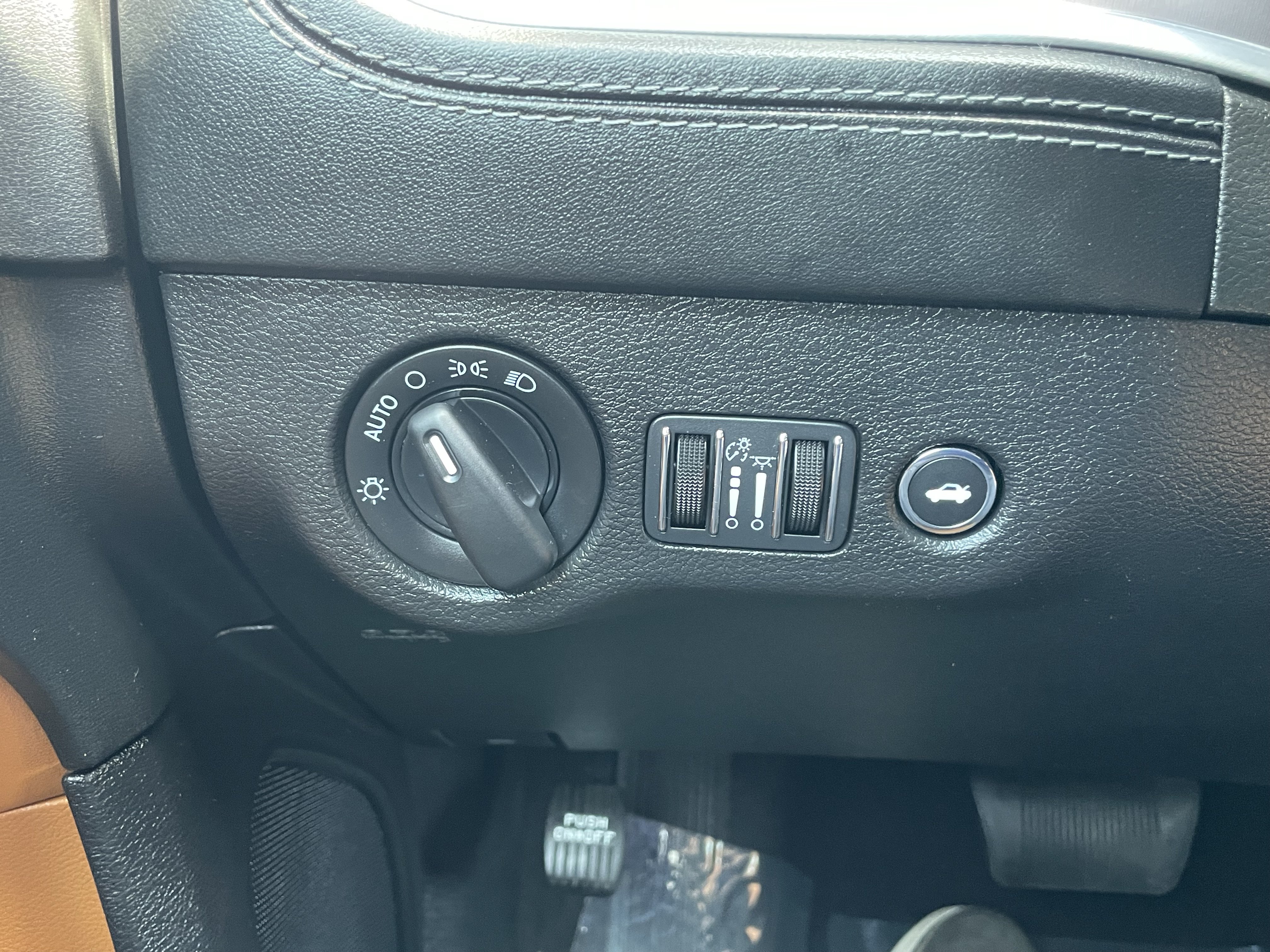 Used 2021 Dodge Charger SXT w/ Plus Group RWD image 14