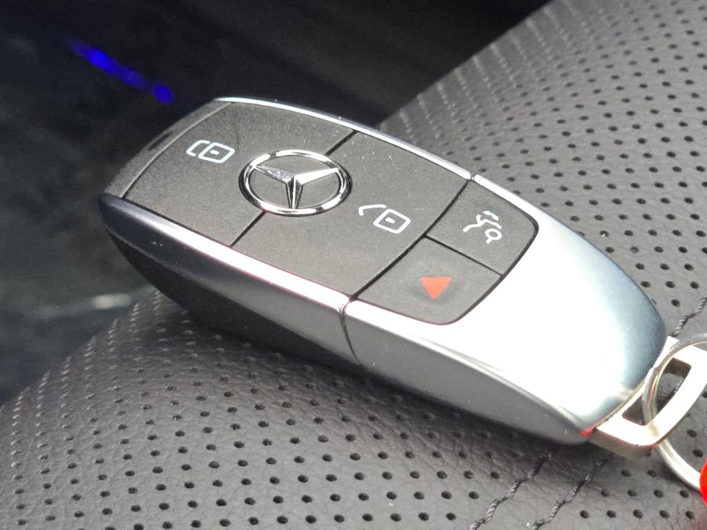 Certified 2025 Mercedes-Benz GLS 450 4MATIC image 40