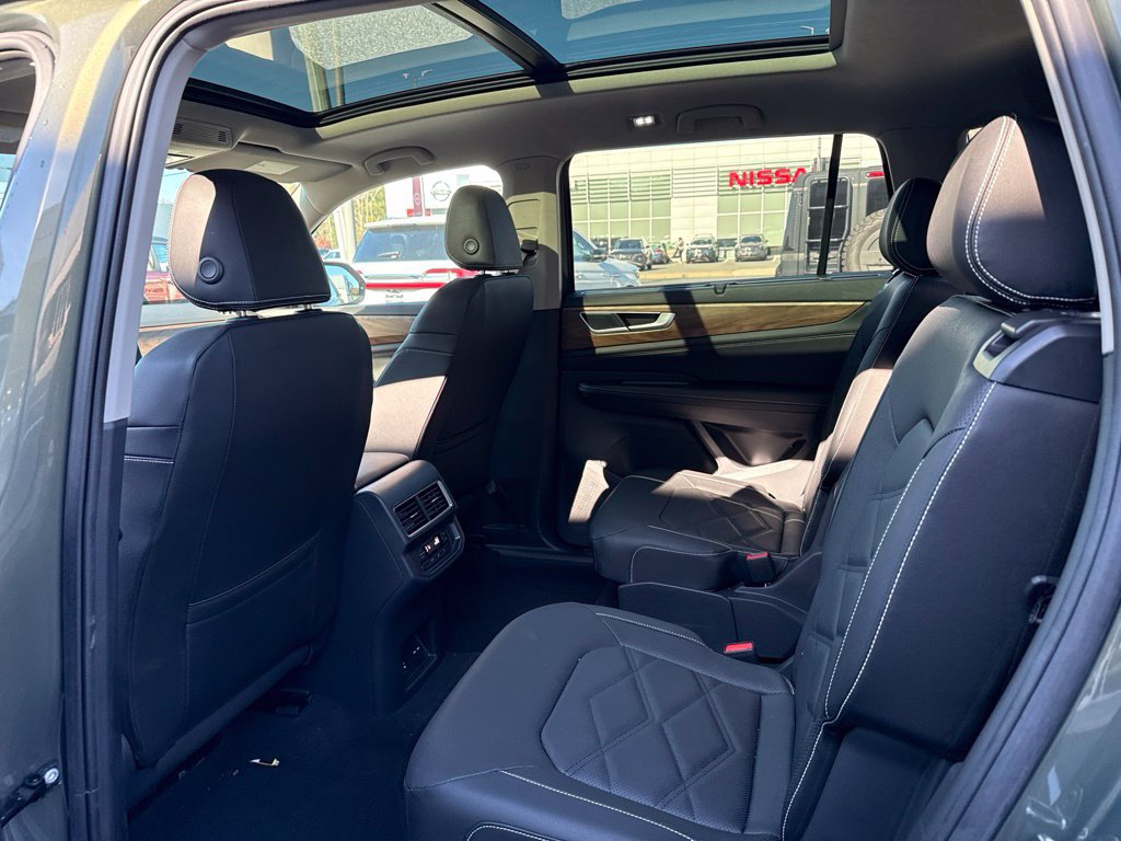 Used 2026 Volkswagen Atlas SE FWD image 9