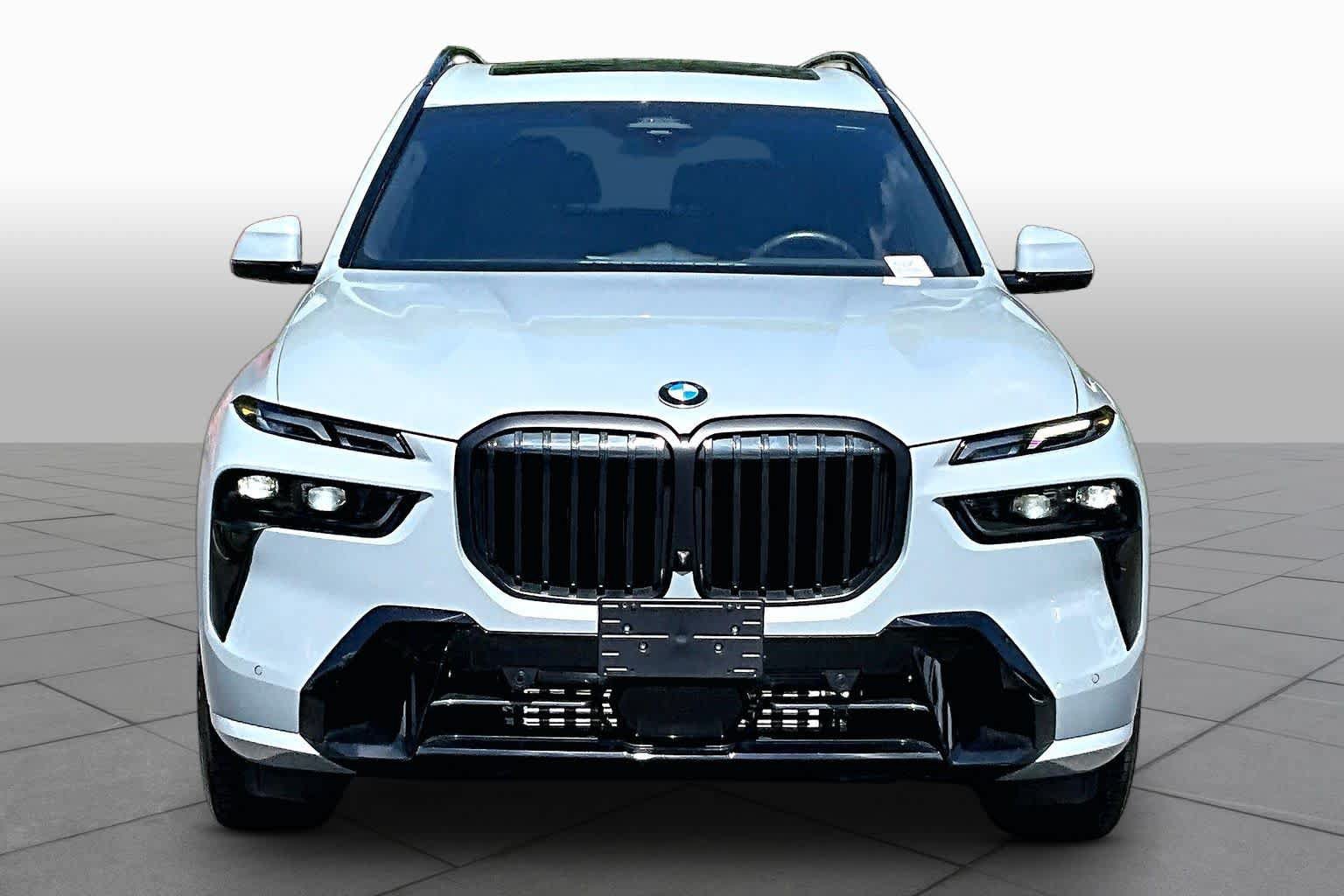 Used 2026 BMW X7 xDrive40i w/ Executive Package AWD/4WD image 4