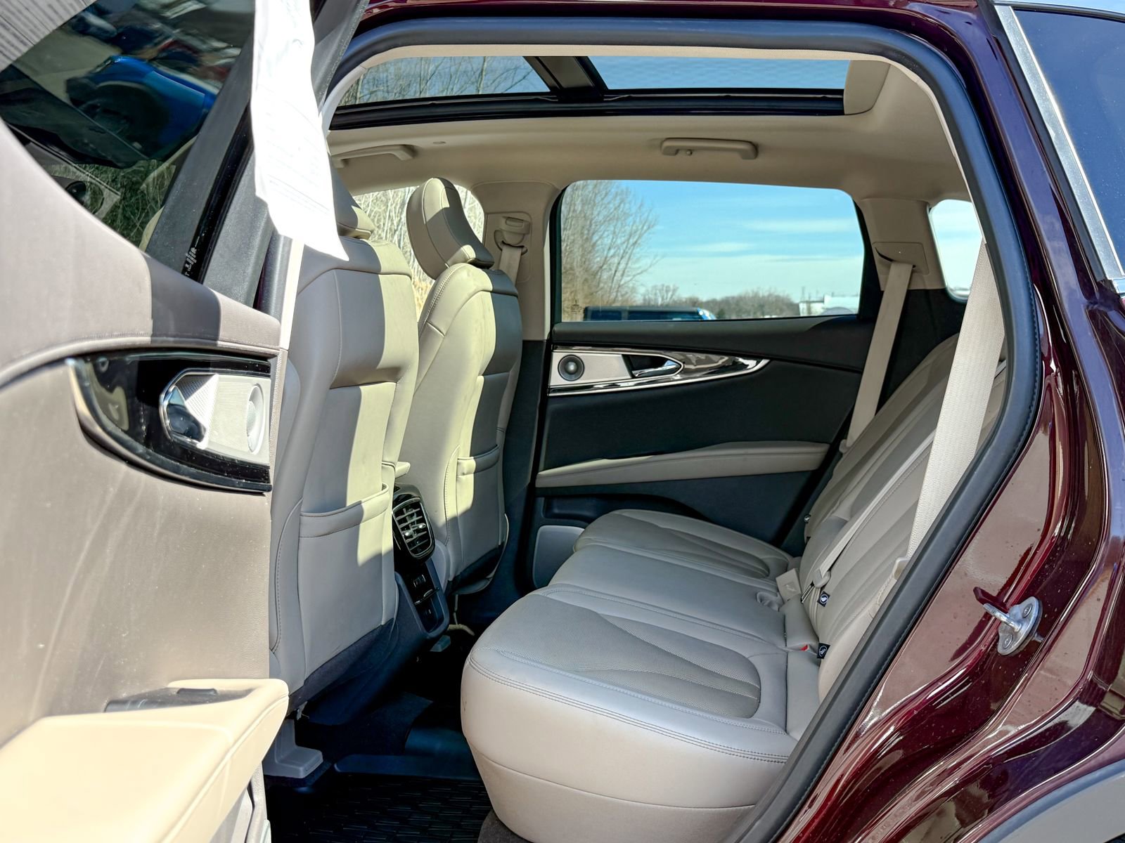 Used 2023 Lincoln Nautilus Reserve w/ Equipment Group 202A image 18