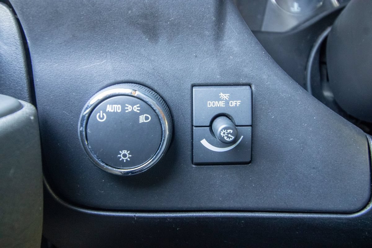 Used 2018 Chevrolet Express 2500 RWD image 28