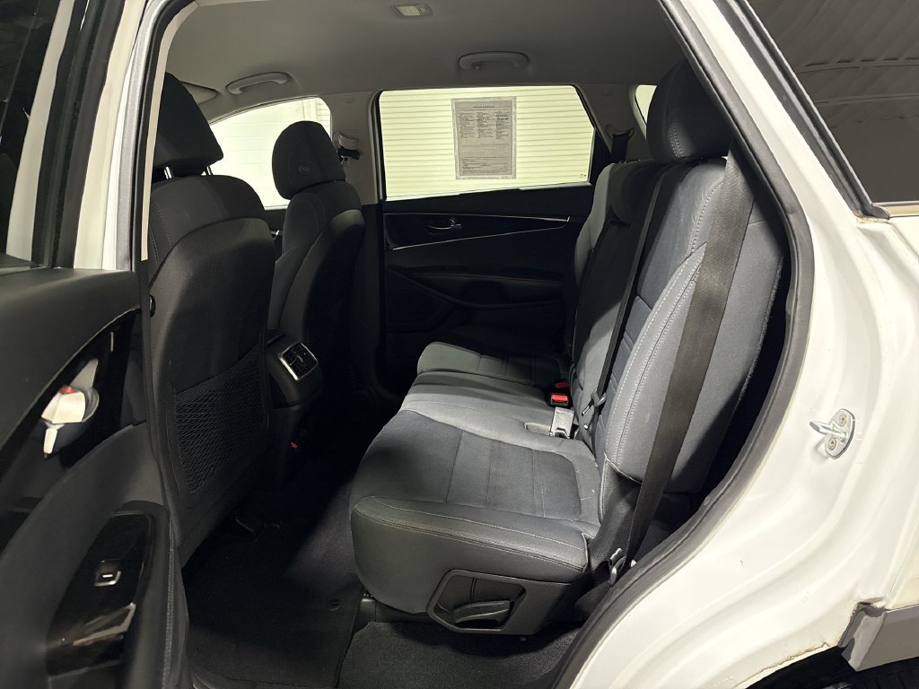 Used 2017 Kia Sorento AWD image 22