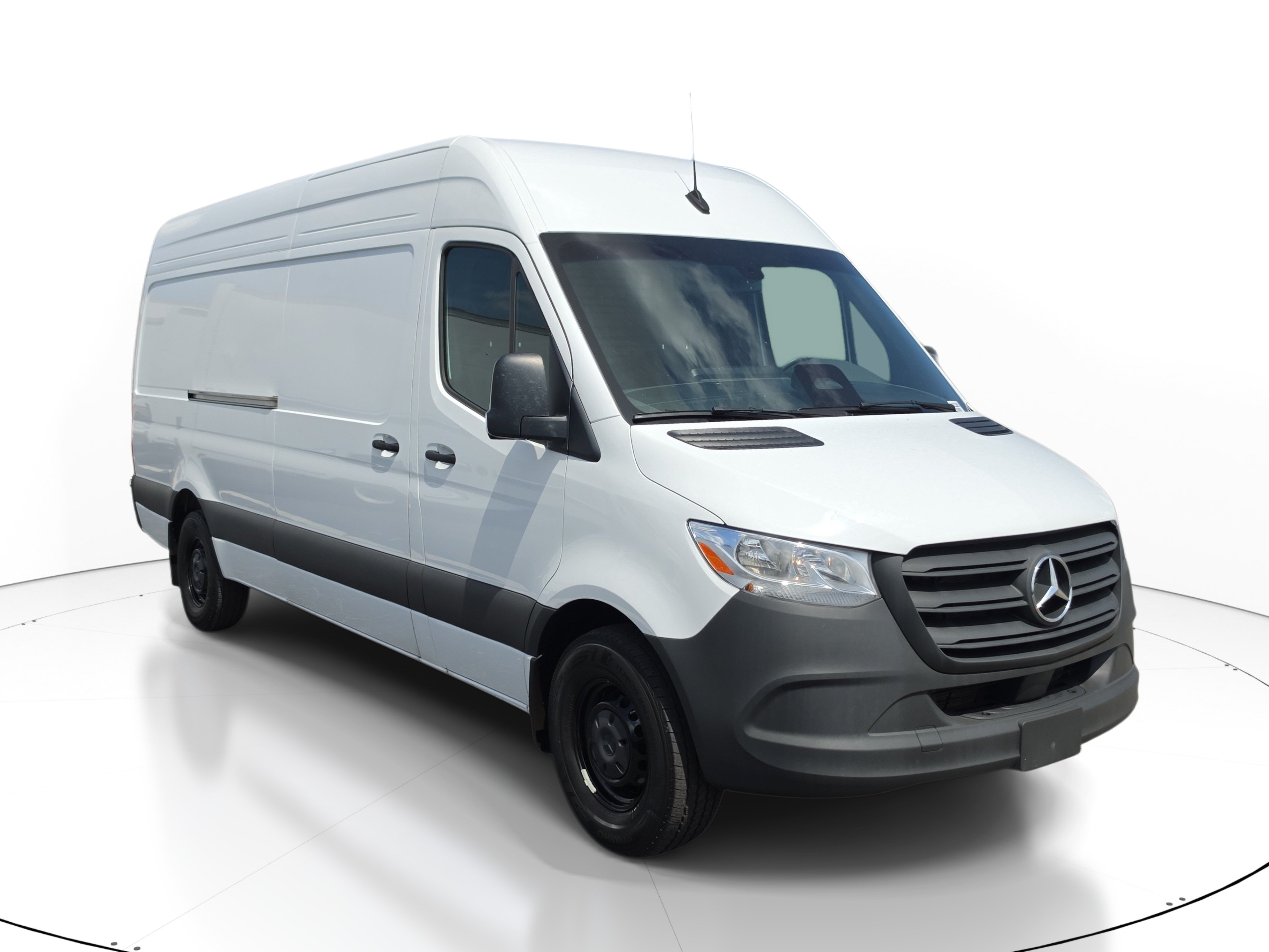 Used 2025 Mercedes-Benz Sprinter 2500 video 1