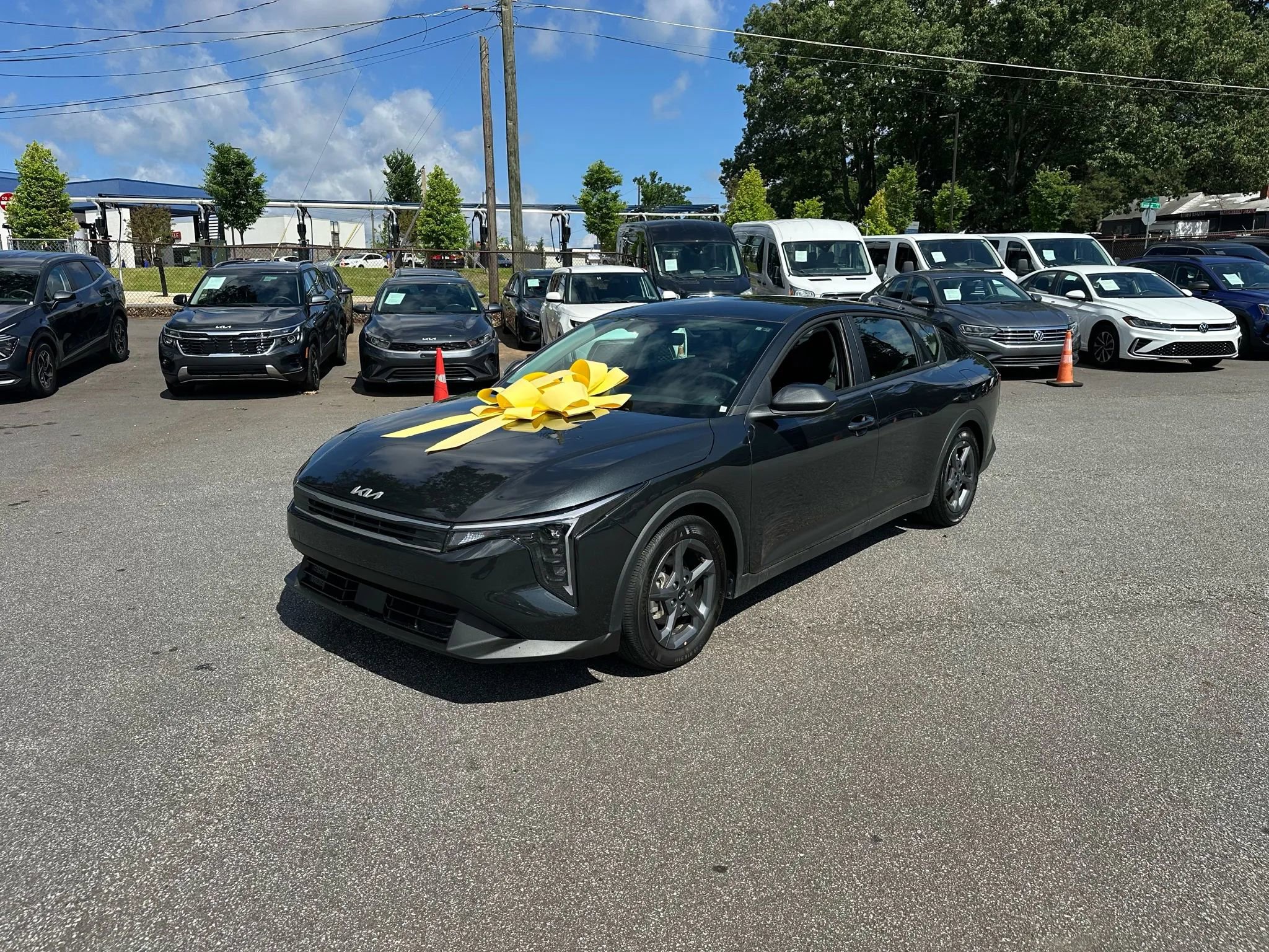 Used 2025 Kia K4 image 1