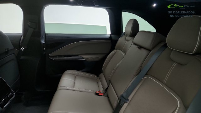 Used 2026 Lucid Gravity Grand Touring AWD/4WD image 42