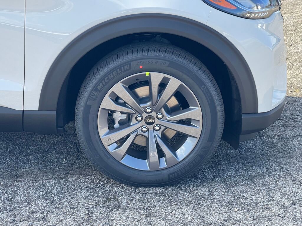 New 2026 Ford Explorer Active w/ Active Comfort Package image 17