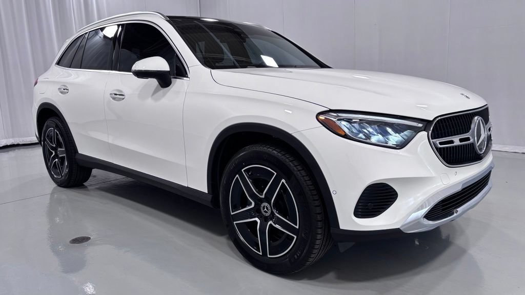 Certified 2025 Mercedes-Benz GLC 300 4MATIC image 4