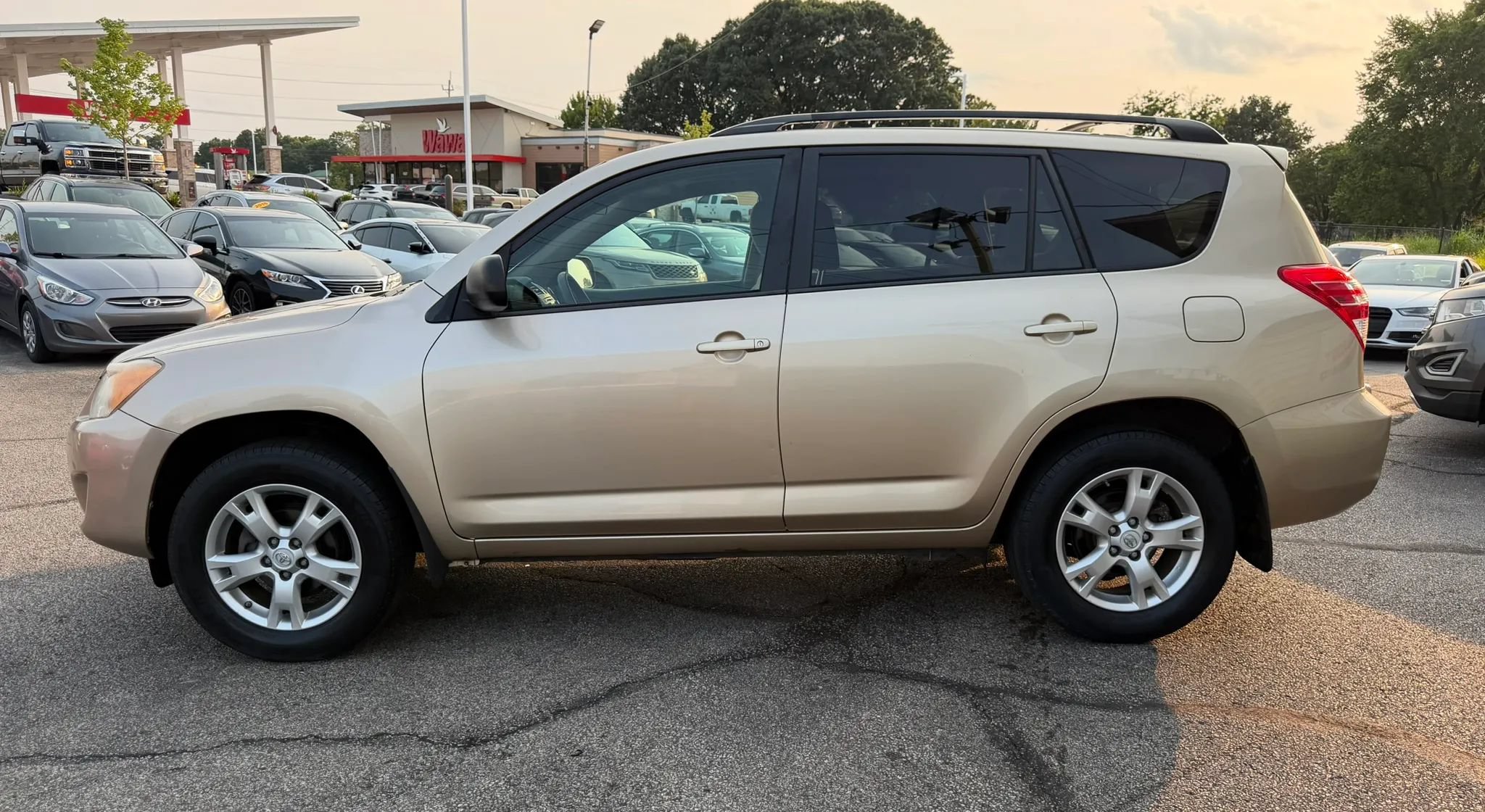 Used 2012 Toyota RAV4 4WD w/ Upgrade Value Pkg image 2