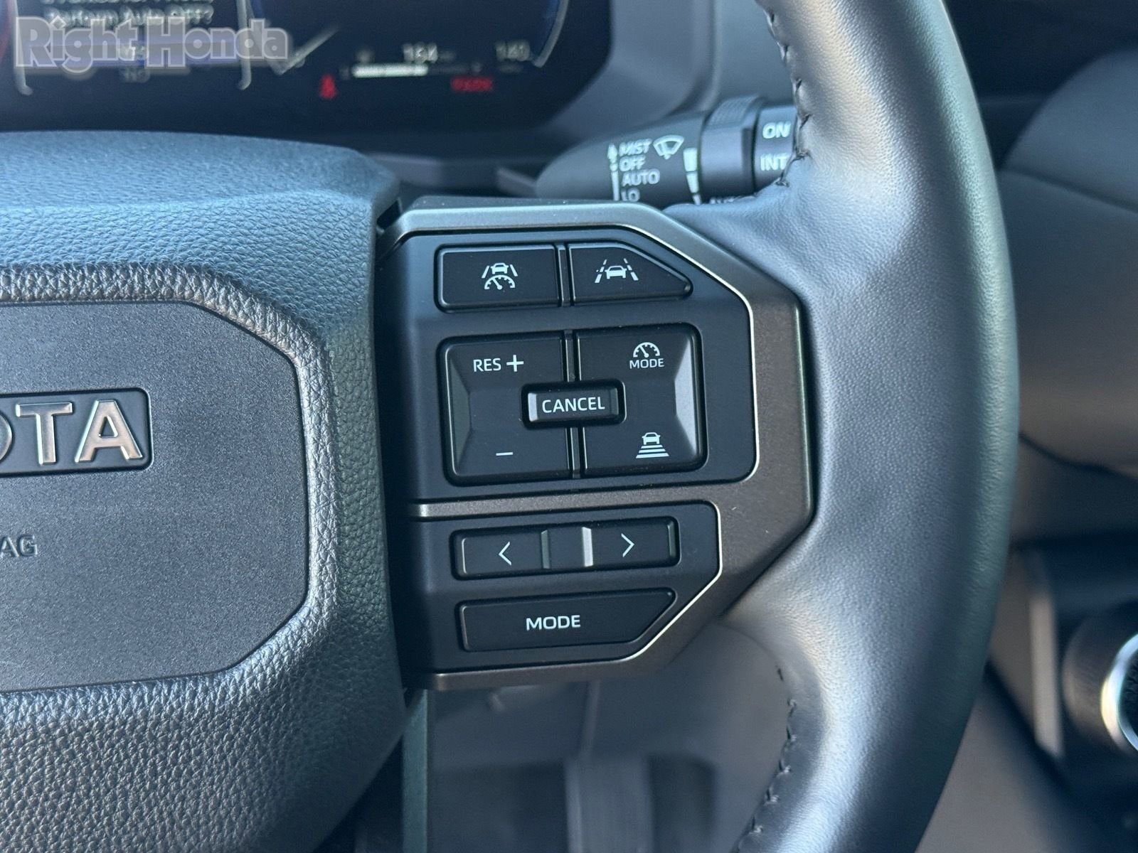 Used 2024 Toyota Land Cruiser image 17