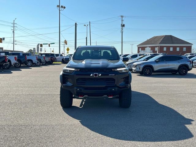 Used 2024 Chevrolet Colorado ZR2 w/ Technology Package AWD/4WD image 9