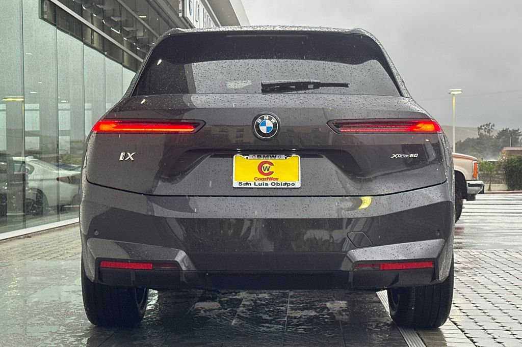 New 2026 BMW iX xDrive60 w/ Premium Package image 4