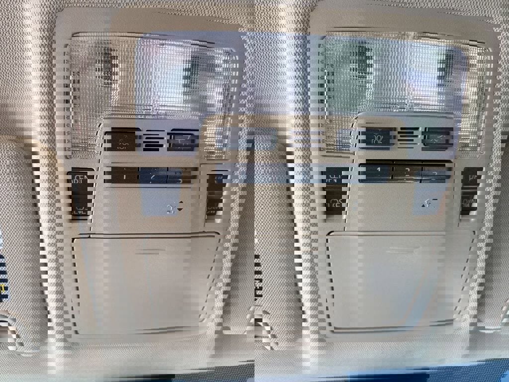 Used 2019 Toyota Highlander XLE AWD/4WD image 26