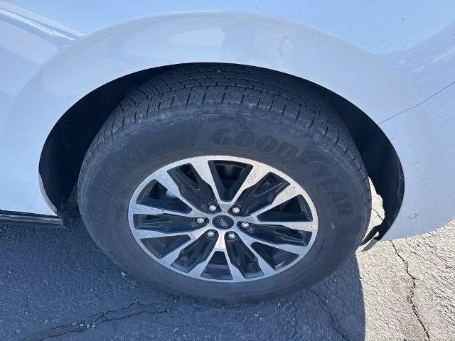 Certified 2025 Ford Expedition Max Platinum AWD/4WD image 3