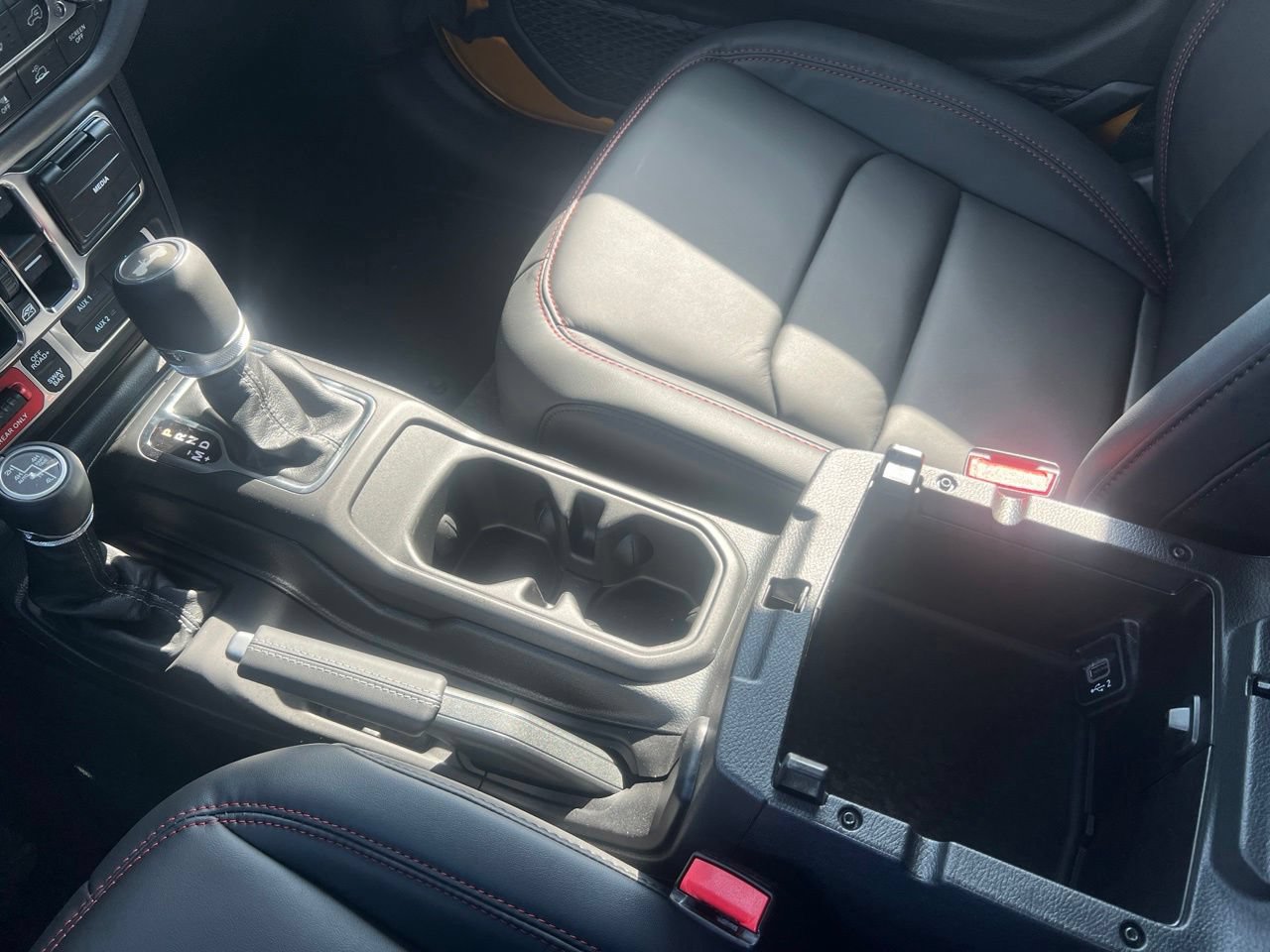 New 2026 Jeep Wrangler Unlimited Rubicon AWD/4WD image 31
