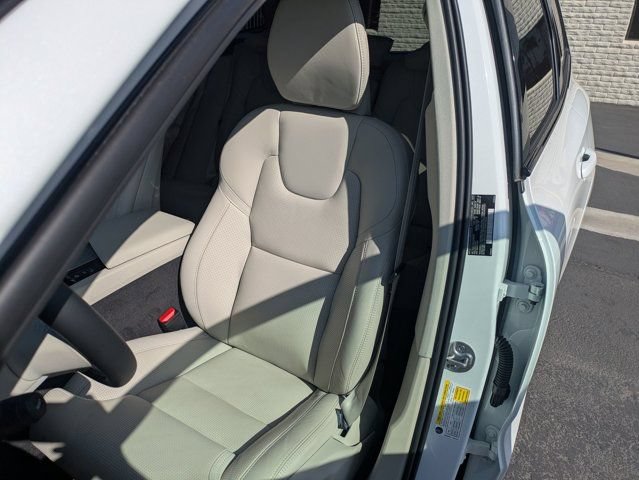 Used 2025 Volvo XC60 B5 Ultra w/ Protection Package Premier AWD/4WD image 11