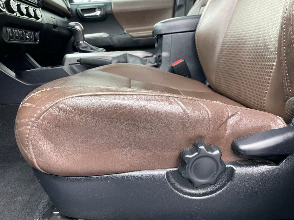 Used 2017 Toyota Tacoma Limited w/ Tow Package image 25