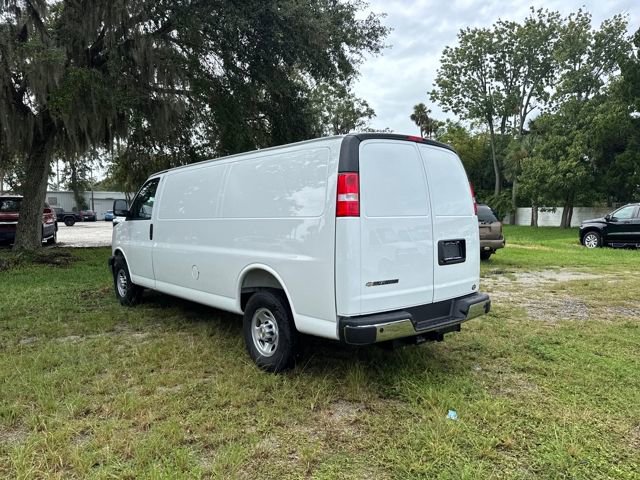 New 2025 Chevrolet Express 2500 Work Van 3D Extended Cargo Van w/ Driver Convenience Package RWD image 9