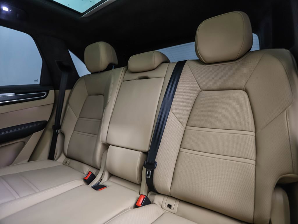 Used 2022 Porsche Cayenne GTS image 22