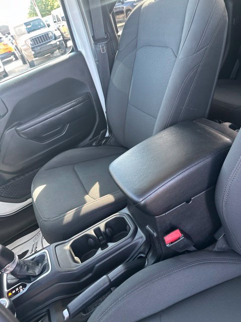 Used 2023 Jeep Gladiator Sport AWD/4WD image 18
