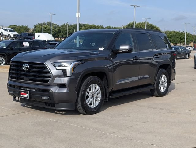 Used 2025 Toyota Sequoia SR5 AWD/4WD image 9