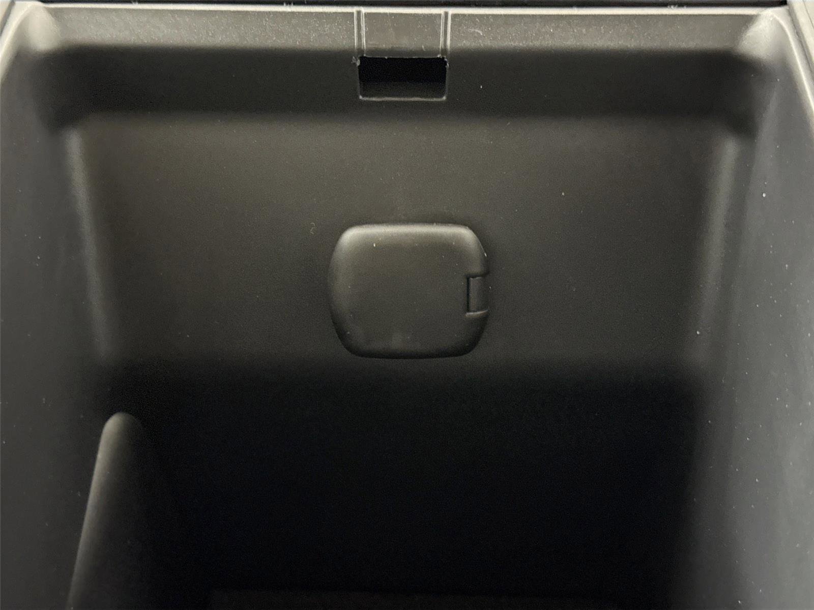 Used 2025 Toyota Camry LE w/ Convenience Package image 33