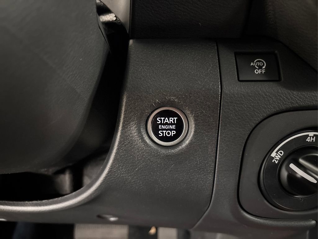 Certified 2025 Nissan Frontier PRO-4X image 29