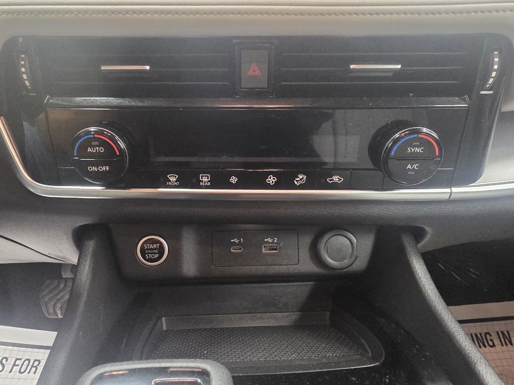 Used 2021 Nissan Rogue SV AWD/4WD image 23
