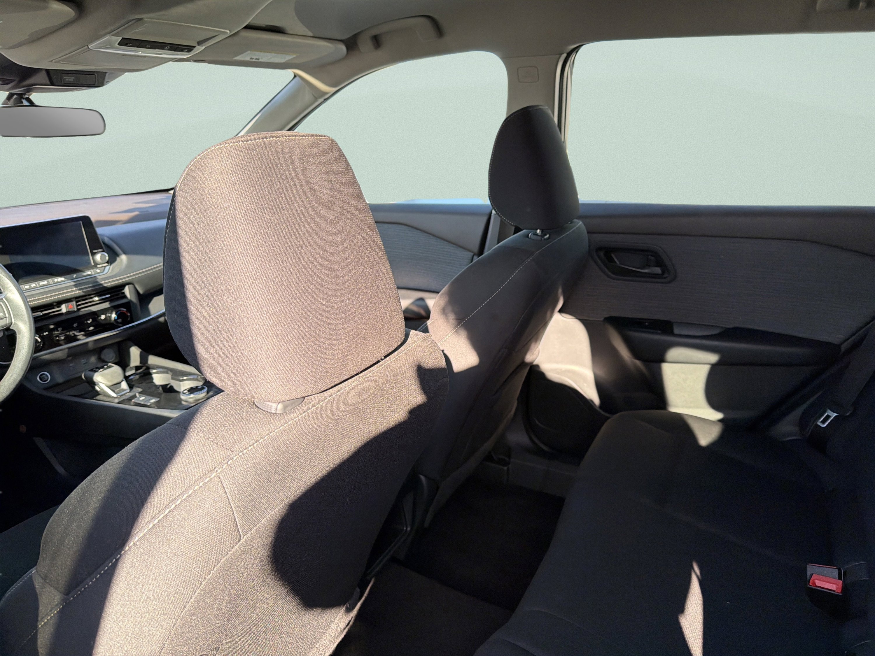 Used 2023 Nissan Rogue S image 16