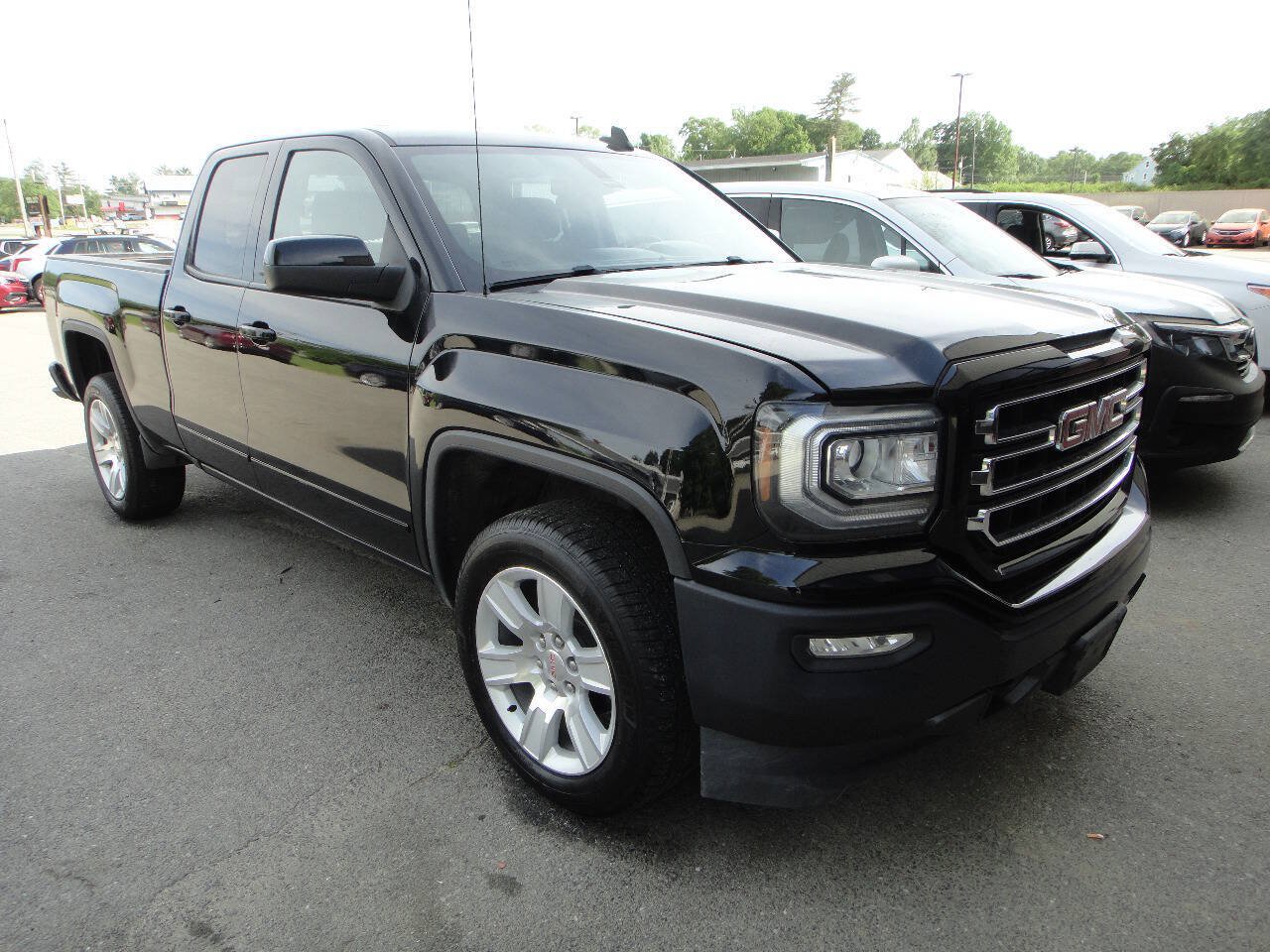 Used 2019 GMC Sierra 1500 Limited w/ Elevation Edition AWD/4WD image 3