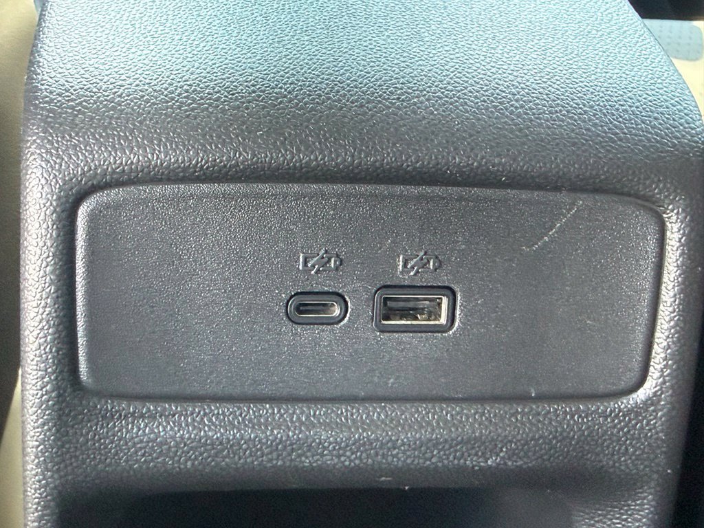 Used 2025 Chevrolet Trax LT FWD image 18