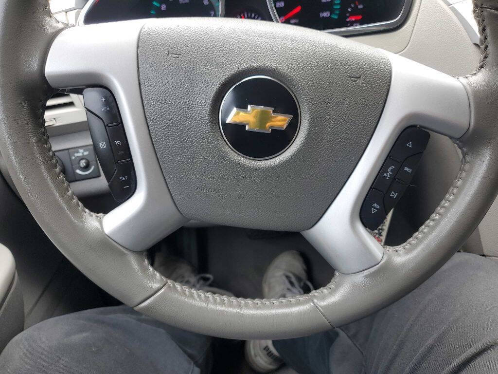 Used 2011 Chevrolet Traverse LS FWD image 28