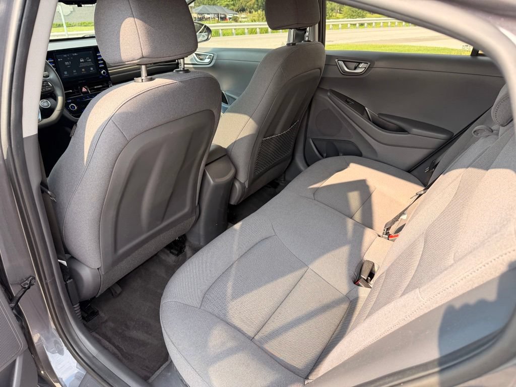 Used 2020 Hyundai Ioniq SE FWD image 27