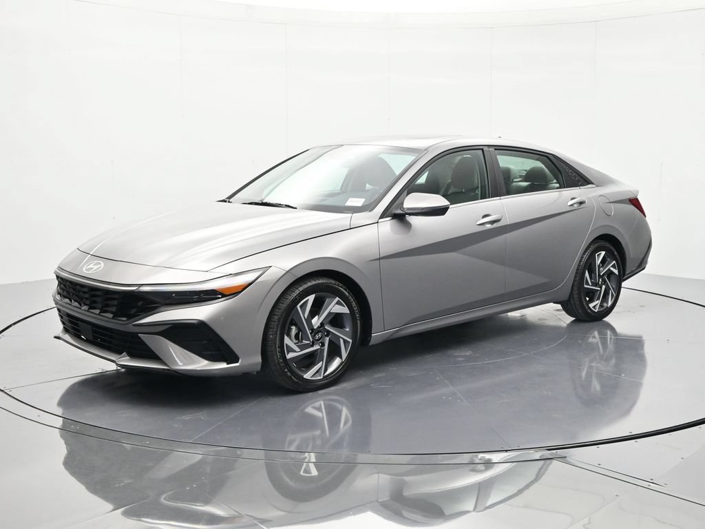 Used 2025 Hyundai Elantra Limited FWD image 1