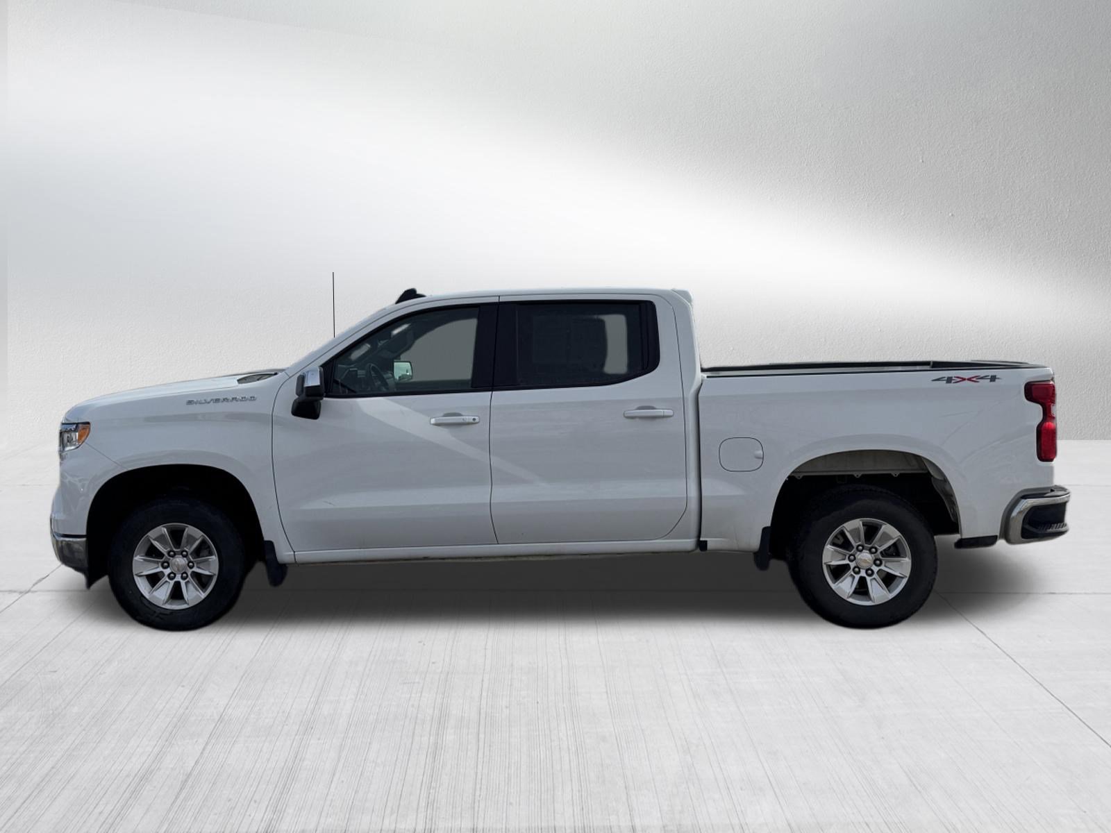Used 2025 Chevrolet Silverado 1500 LT AWD/4WD image 4