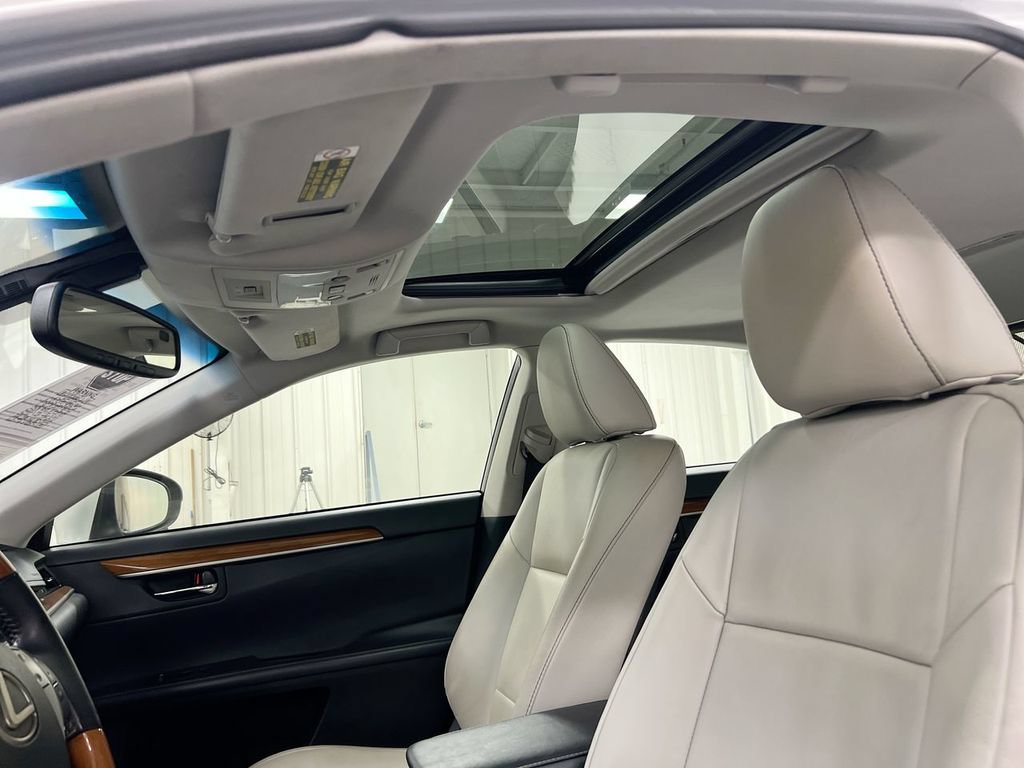Used 2013 Lexus ES 300h w/ Premium Pkg FWD image 19