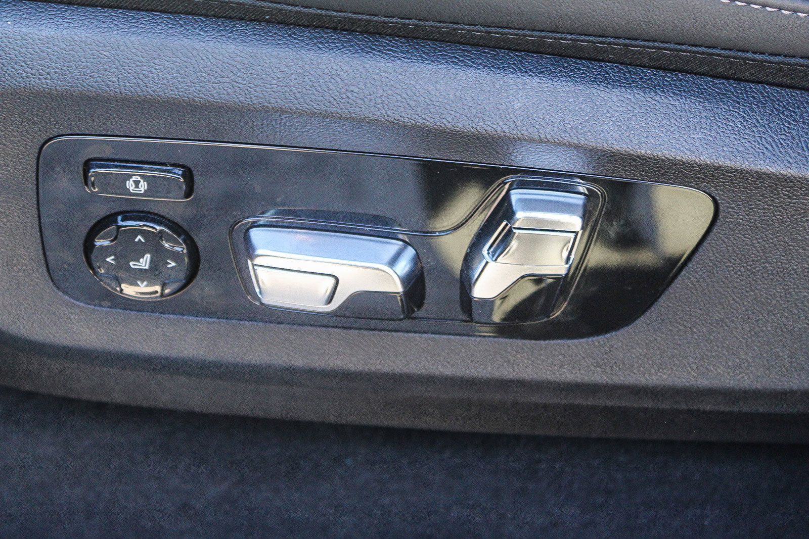 Used 2025 BMW X5 xDrive50e image 21