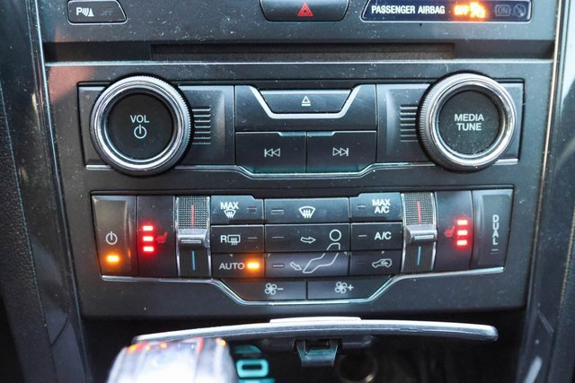 Used 2016 Ford Explorer XLT w/ Equipment Group 202A image 18