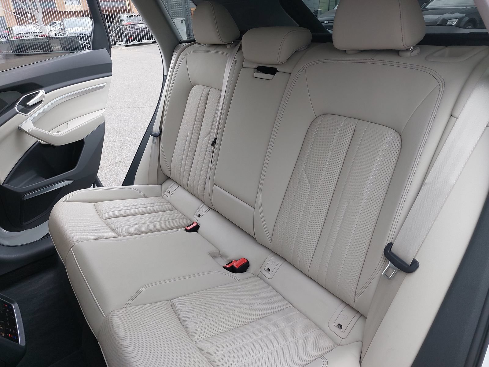 Used 2024 Audi Q8 e-tron Premium Plus w/ Premium Plus Package AWD/4WD image 14