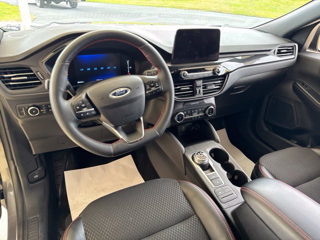 Used 2025 Ford Escape ST-Line Select AWD/4WD image 14