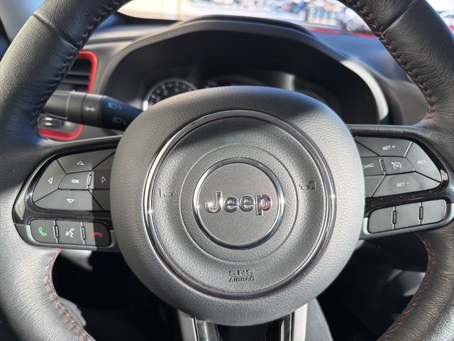 Used 2022 Jeep Renegade Trailhawk image 14