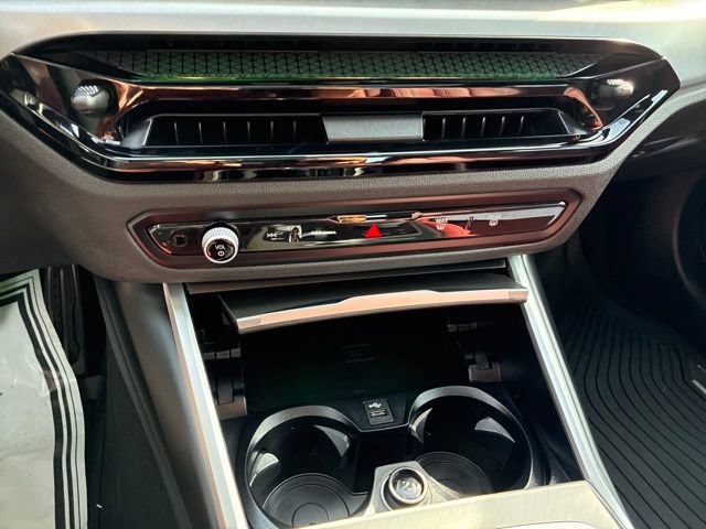 Used 2025 BMW 330i xDrive Sedan w/ M Sport Package AWD/4WD image 34