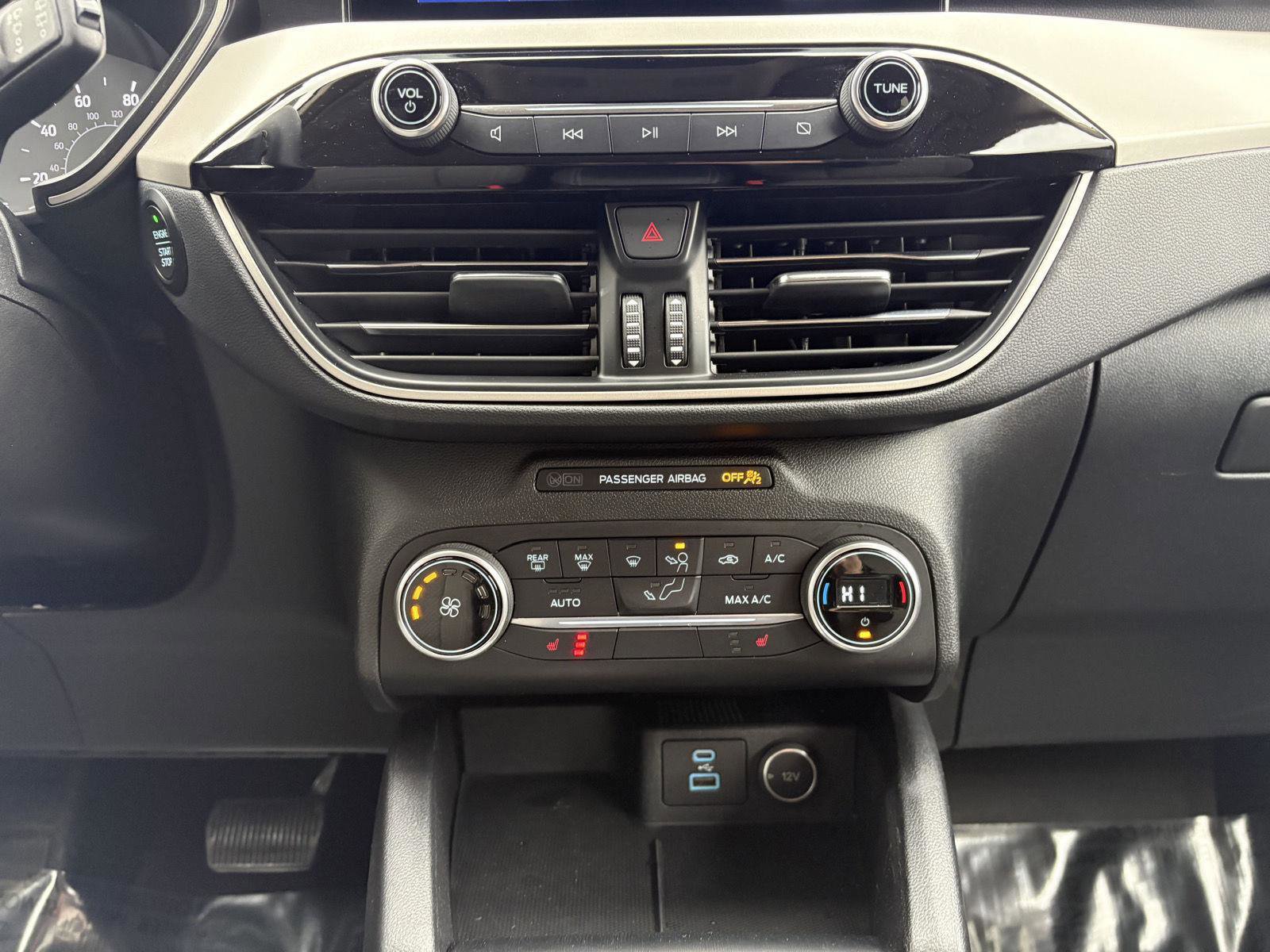 Used 2020 Ford Escape SE image 15