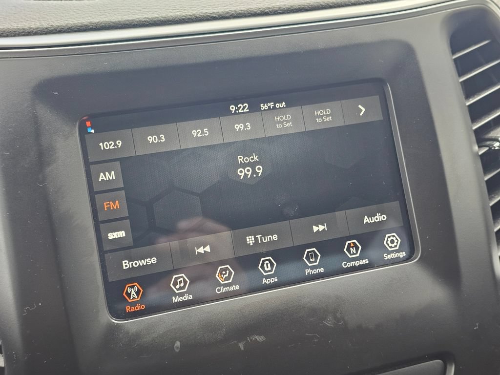 Used 2019 Jeep Cherokee Latitude Plus AWD/4WD image 22